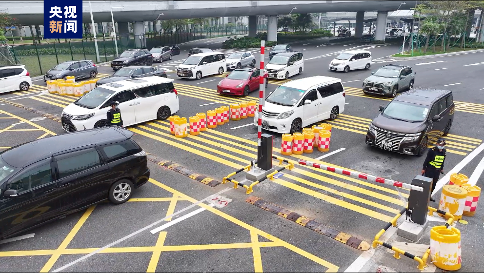 “兩車北上”再創(chuàng)新高！港珠澳大橋珠海公路口岸迎來出境車流高峰